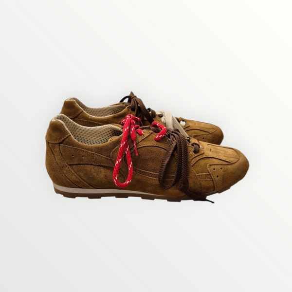 SNEAKER IN CAMOSCIO E LACCI DIFFERENTI - DIVINE FOLLIE