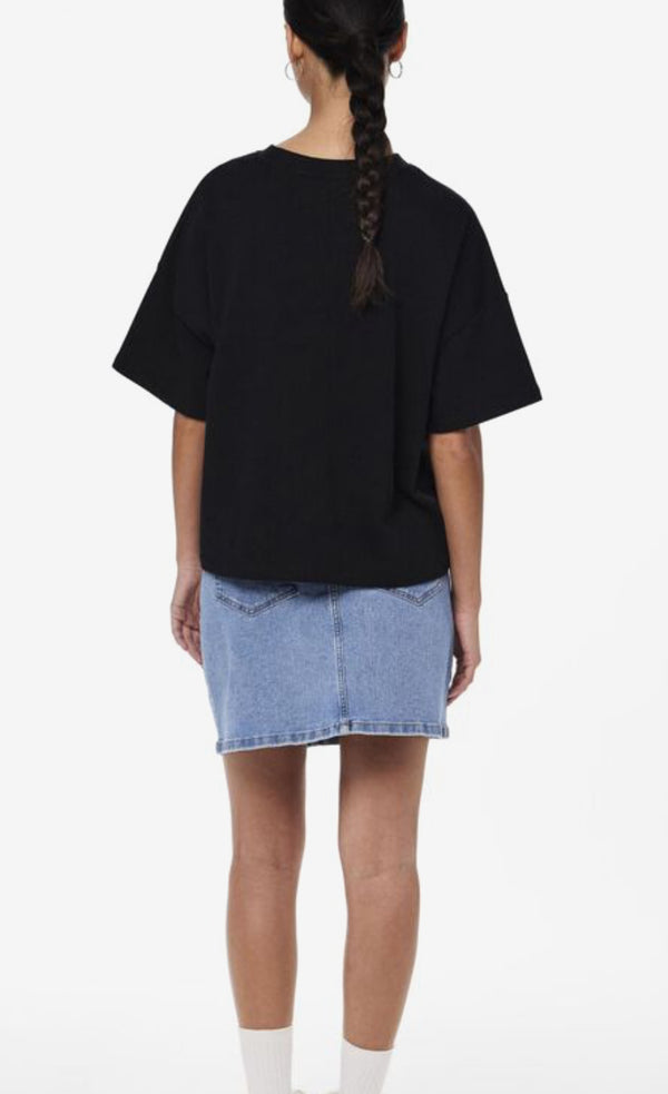 T-SHIRT - PIECES