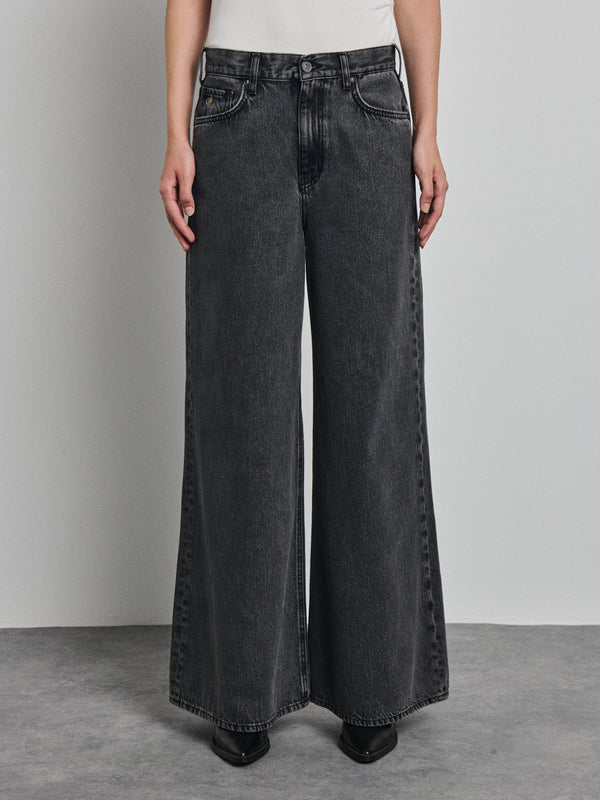 JEANS LOVELY - STAFF GALLERY