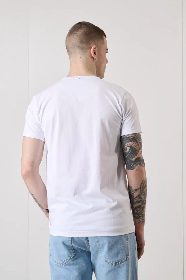 T-SHIRT BIANCA CON STAMPA, TASCHINO CON RICAMO E INTERNO COLLO IN TESSUTO - V2