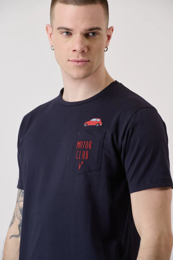 T-SHIRT CON STAMPA, TASCHINO CON RICAMO E INTERNO COLLO IN TESSUTO - V2