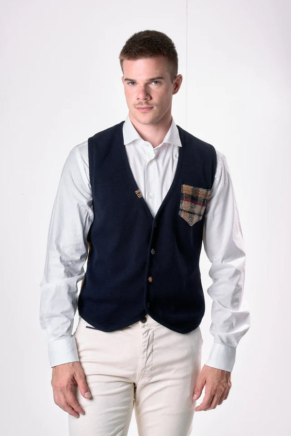 GILET MONOPETTO CON RETRO E TASCHINO IN TESSUTO - V2