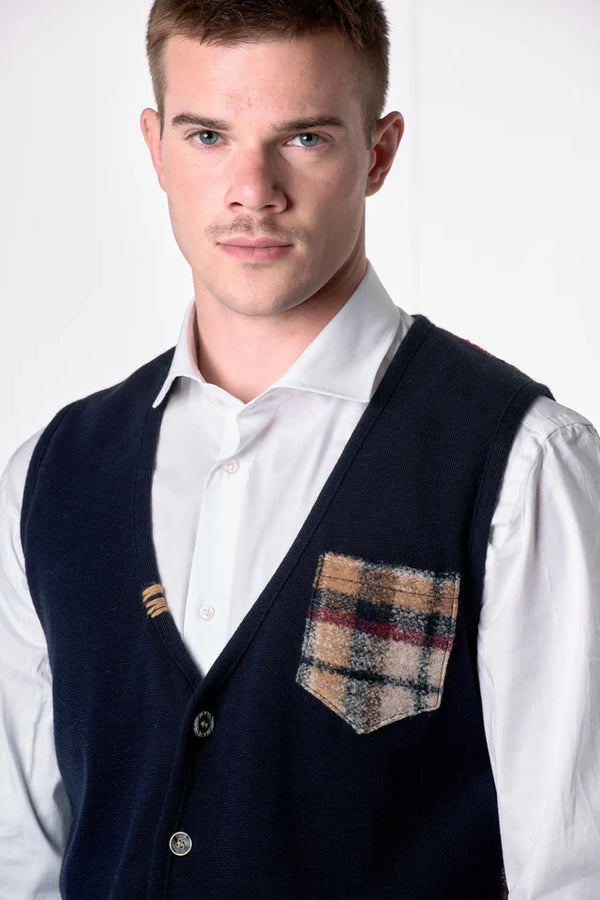 GILET MONOPETTO CON RETRO E TASCHINO IN TESSUTO - V2