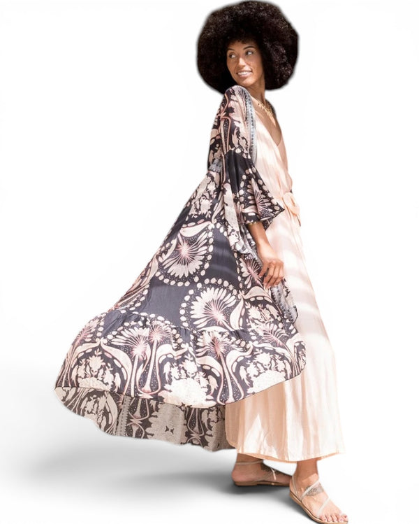 ABITO KIMONO CON MANICA SVASATA - PAHIESA
