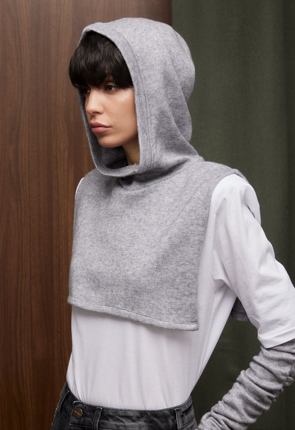 CAPPUCCIO IN CACHEMIRE CON RICAMO - KOSTUMN1