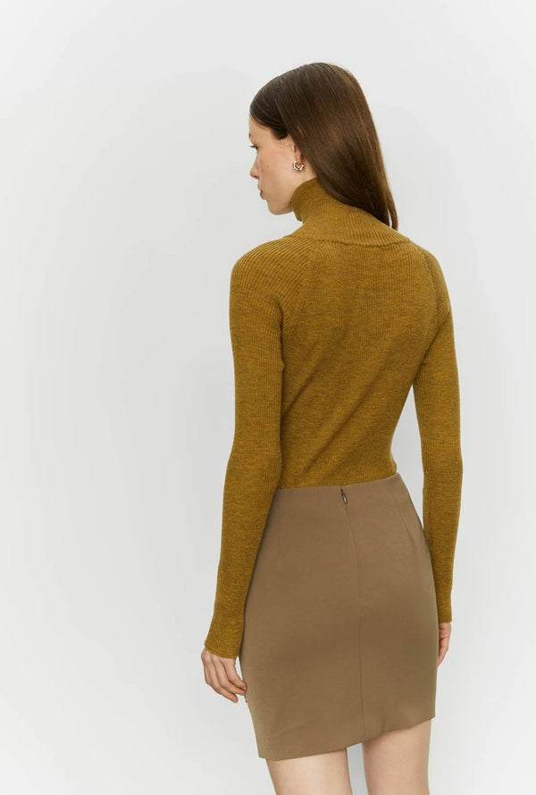 MAGLIA A COSTINE CON ZIP E CINGHIA AL COLLO - ISABELLE BLANCHE