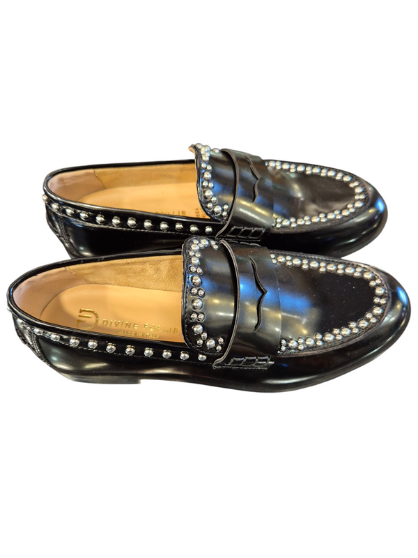 MOCASSINO IN PELLE CON BORCHIE - DIVINE FOLLIE
