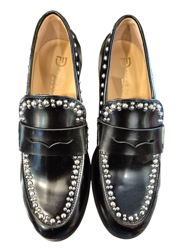 MOCASSINO IN PELLE CON BORCHIE - DIVINE FOLLIE