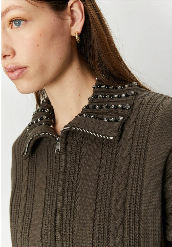 MAGLIA CON ZIP E RICAMO SUL COLLO - ISABELLE BLANCHE